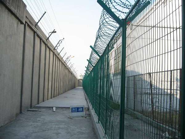 监狱防翻越刀片刺绳